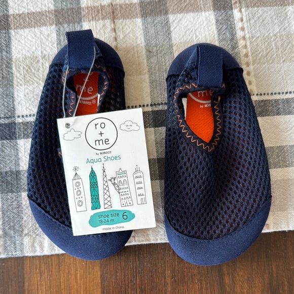 Robeez toddler water shoes - Picture 1 of 3